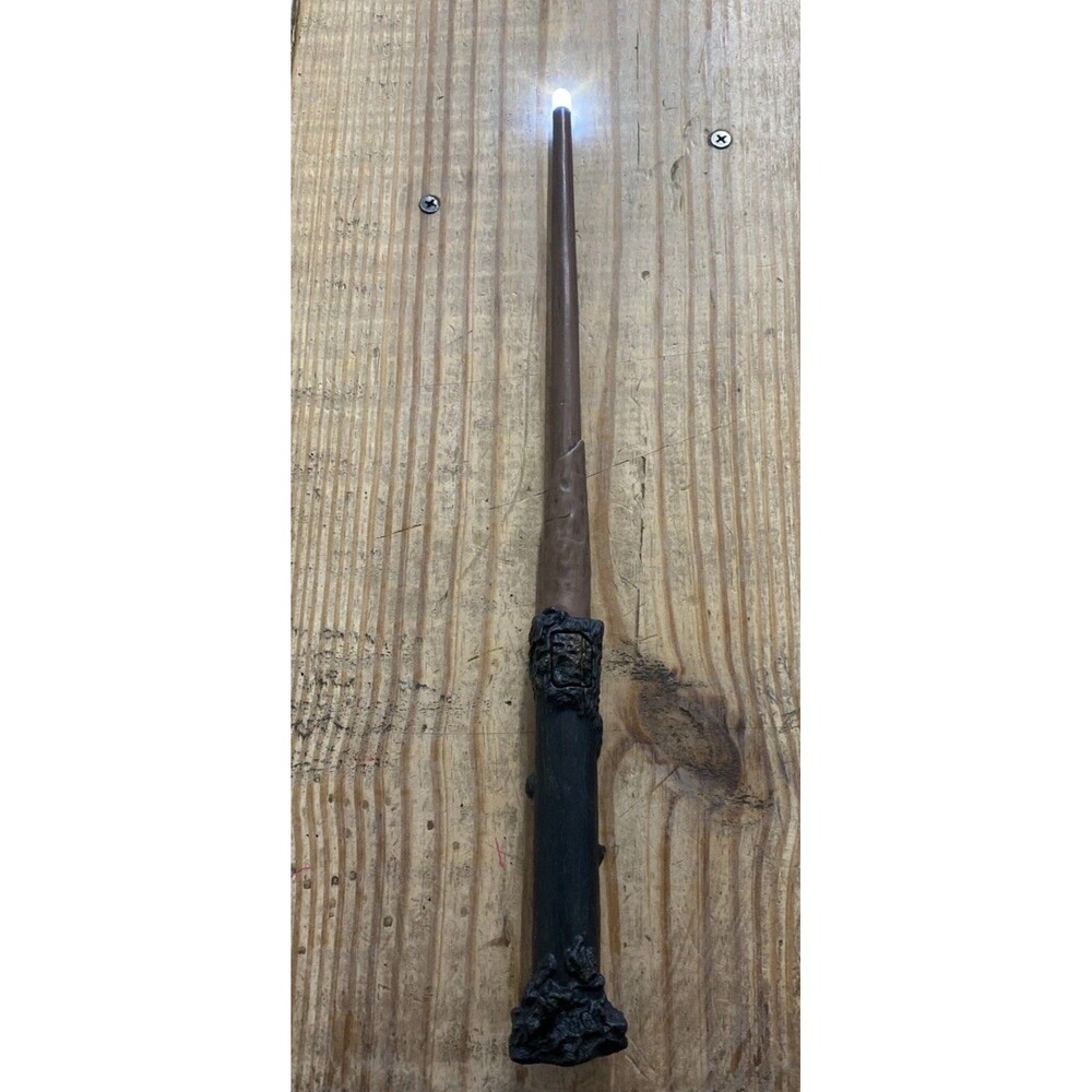 Universal Studios 14” Harry Potter Light Up Cos Play Wand